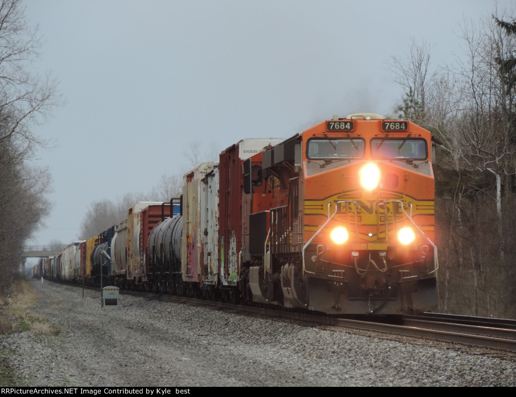 BNSF 7684 on Q367